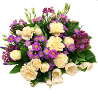 С наилучшими пожеланиями цветы Ольге Быстрюковой в День рожденья!